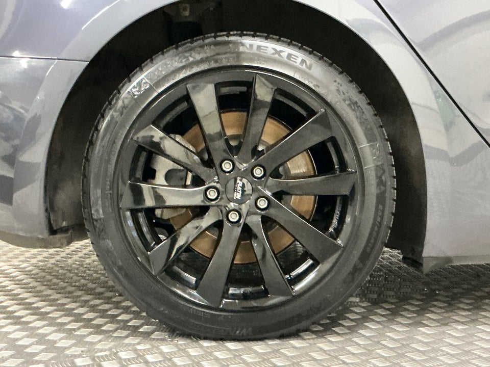 Tesla Model 3 Long Range AWD 4d