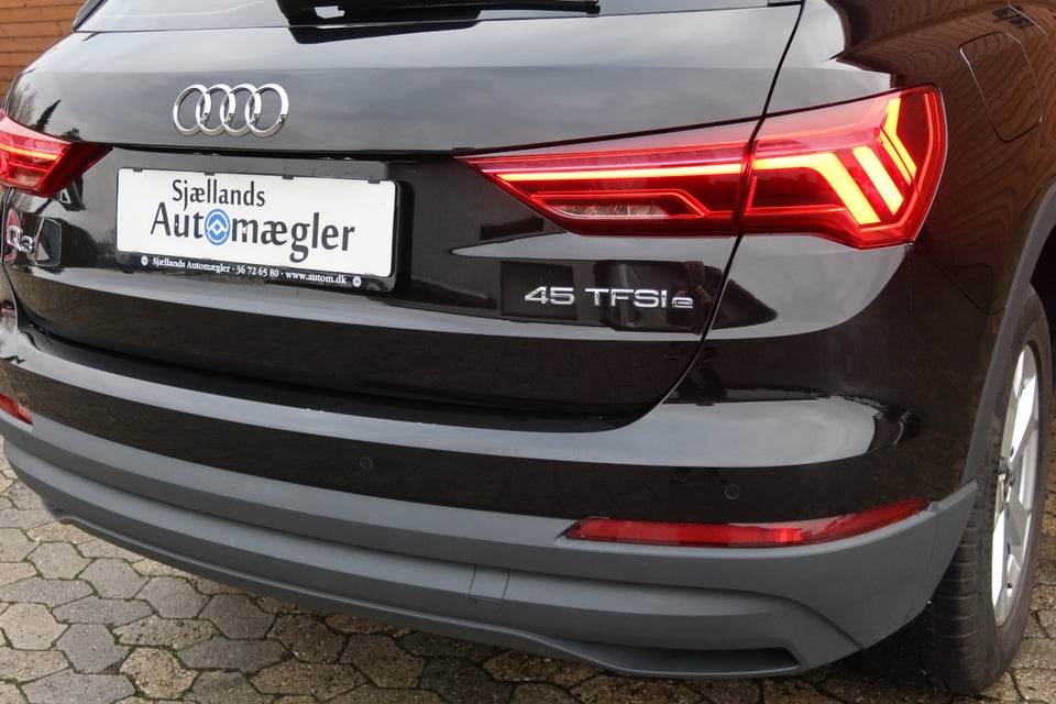 Audi Q3 45 TFSi e Attitude plus S-tr. 5d