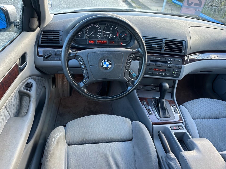 BMW 323i 2,5 aut. 4d