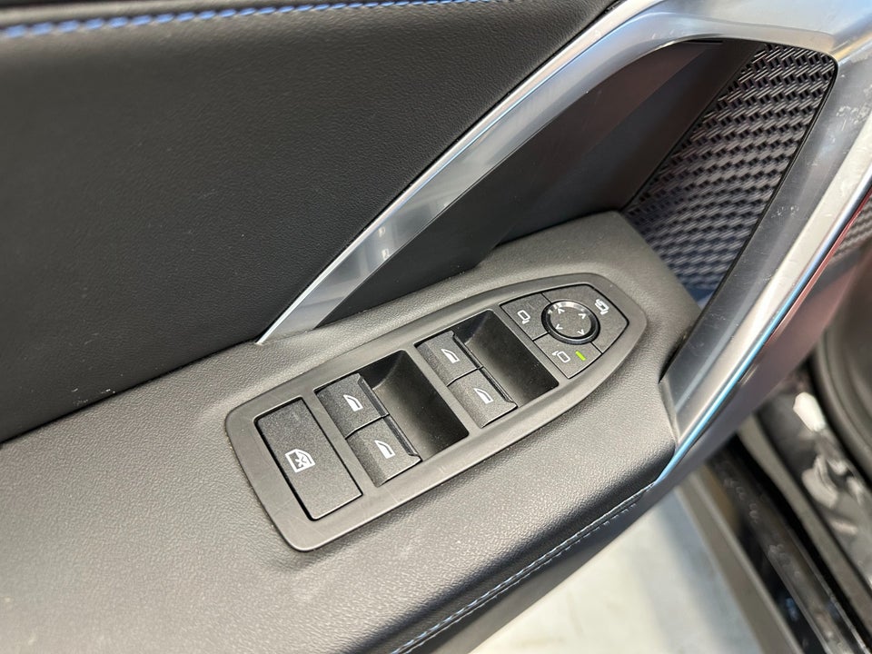 BMW iX1 eDrive20 M-Sport Pro 5d