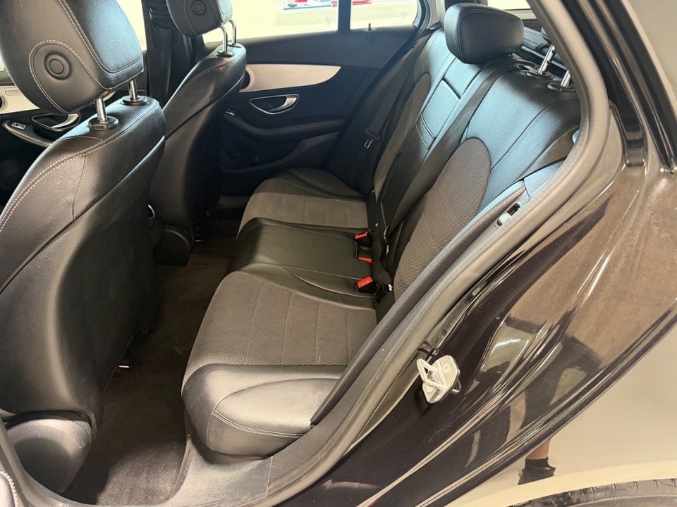 Mercedes C220 d 2,2 AMG Line stc. aut. 5d