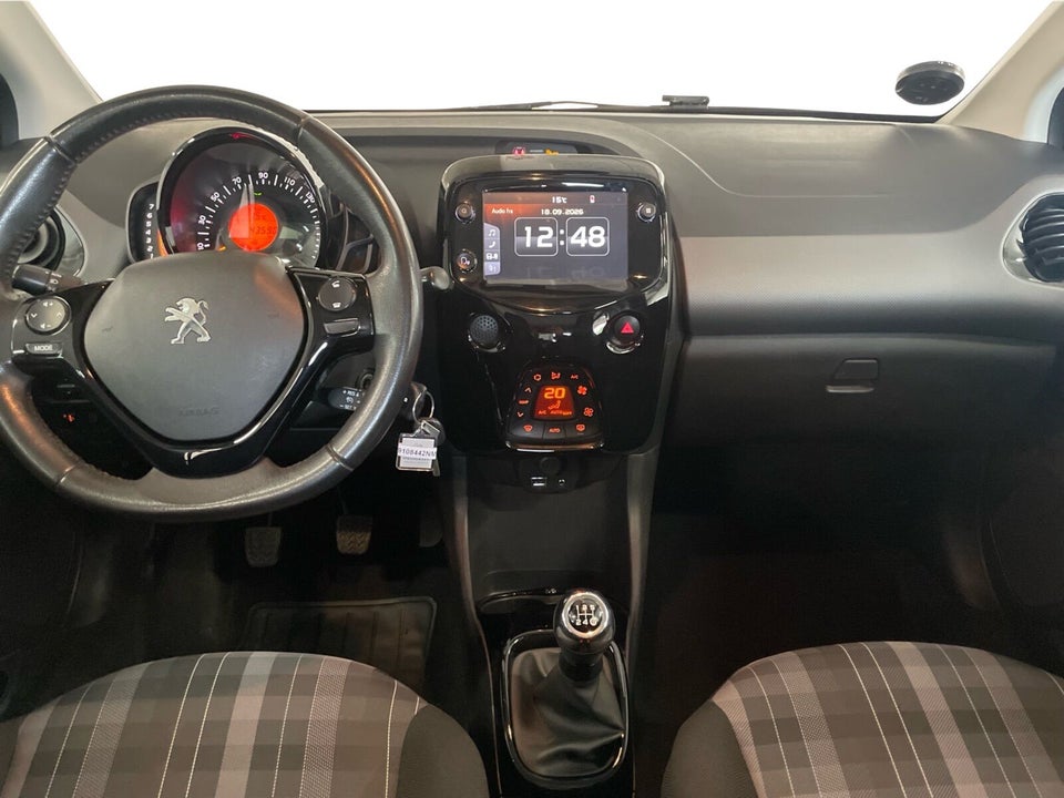 Peugeot 108 1,0 e-VTi 72 Infinity 5d