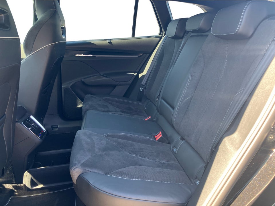 Skoda Enyaq 80x iV Sportline 5d