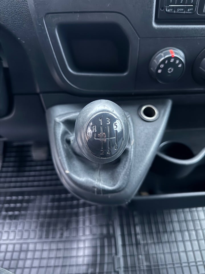 Renault Master III T33 2,3 dCi 125 L2H2 Kassevogn 5d