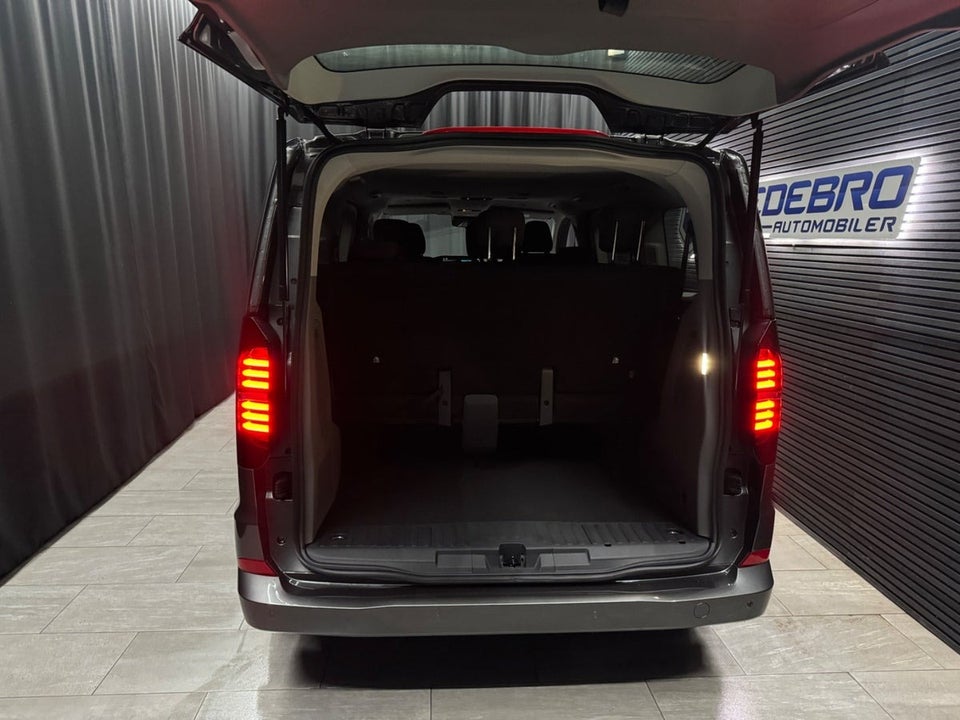 VW e-Caravelle 64 Life SWB
