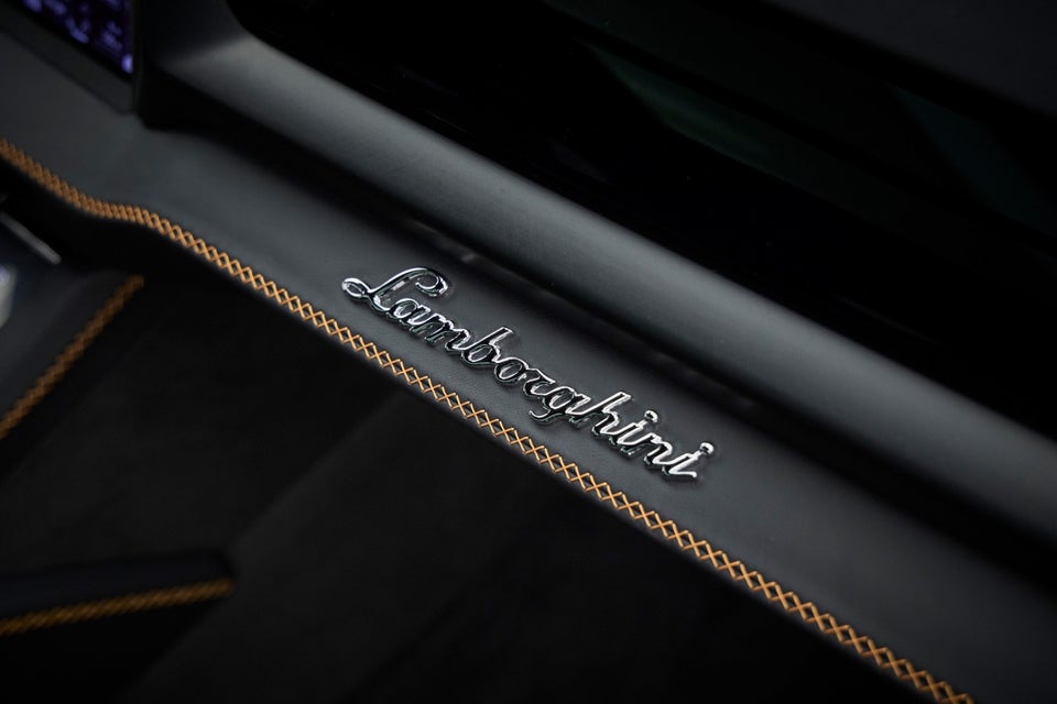 Lamborghini Urus 4,0 SE 5d