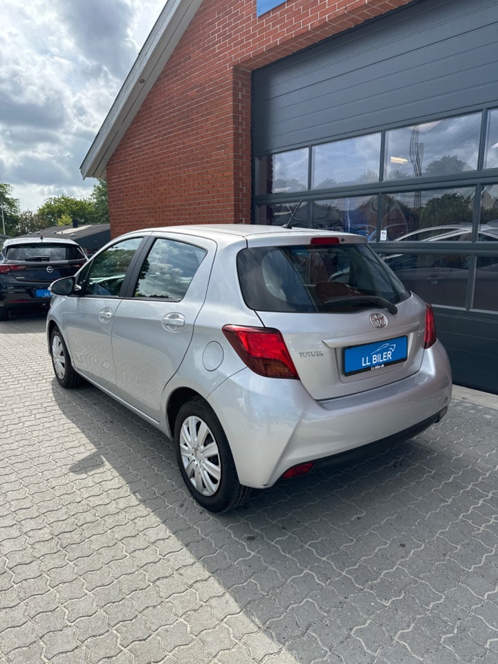 Toyota Yaris 1,0 VVT-i T2 Komfort 5d