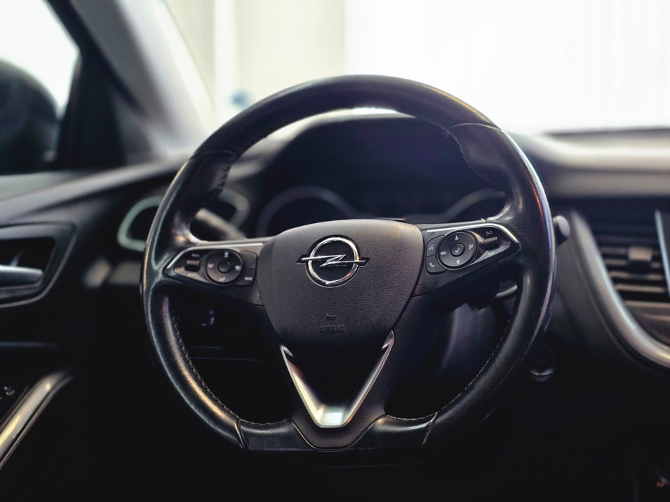 Opel Grandland X 1,6 Hybrid Ultimate aut. 5d