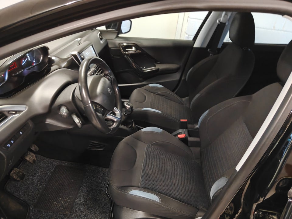 Peugeot 208 1,2 VTi Allure 5d