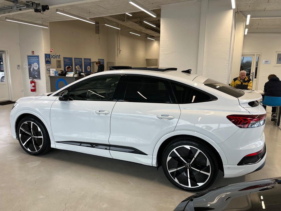 Audi Q4 e-tron 40 S-line Sportback 5d