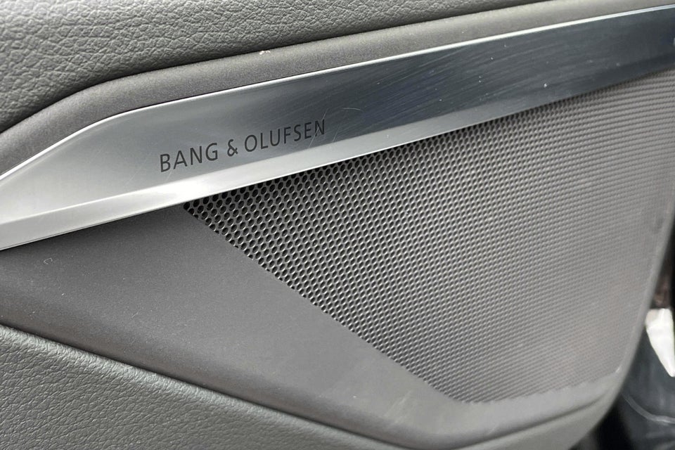 Audi SQ8 e-tron quattro 5d