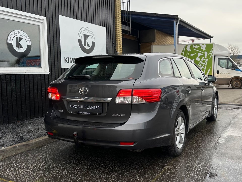 Toyota Avensis 1,8 VVT-i T2 Touch stc. 5d