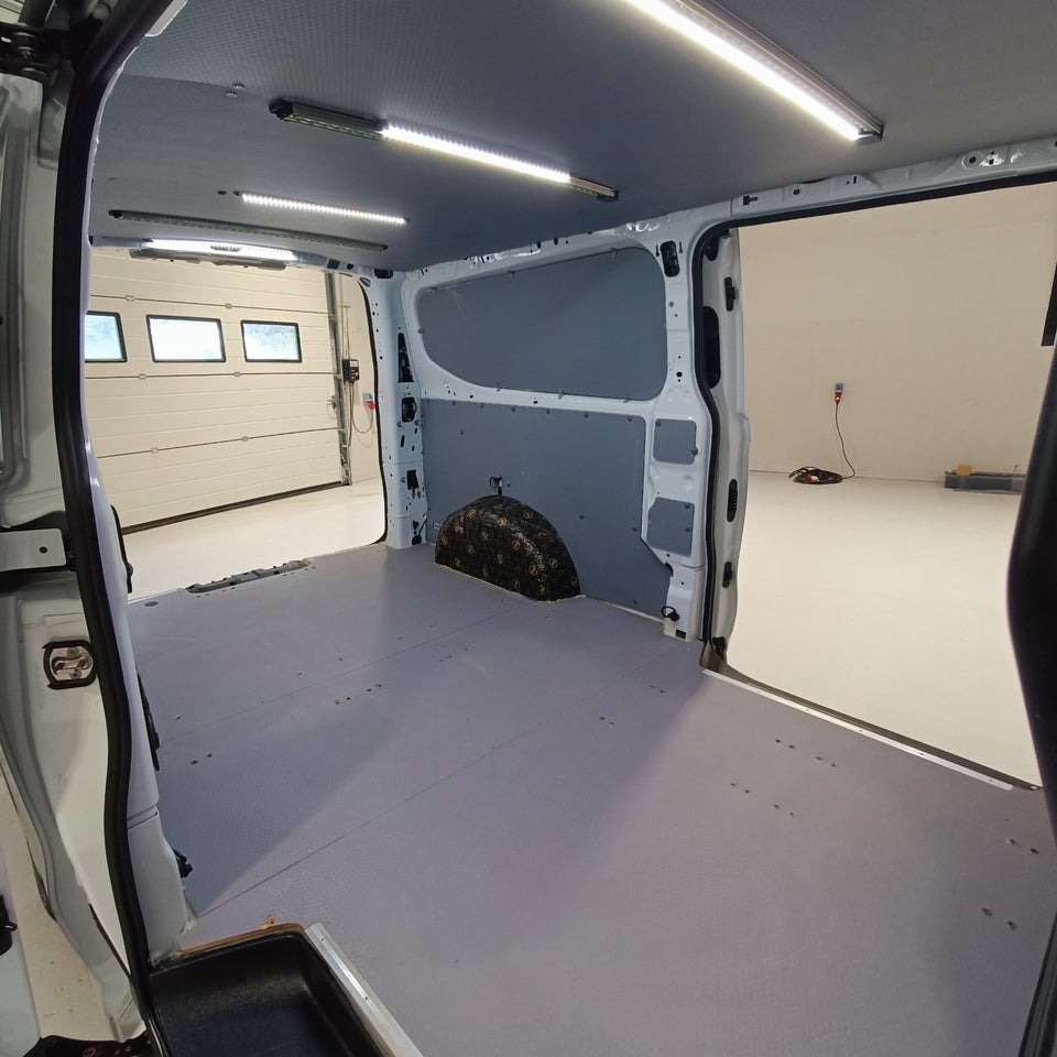 Ford Transit Custom 300 L2 2,0 EcoBlue Trend