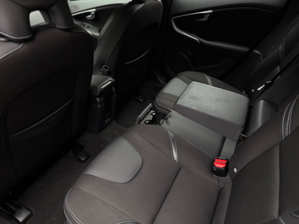 Volvo V40 1,6 D2 115 Kinetic 5d