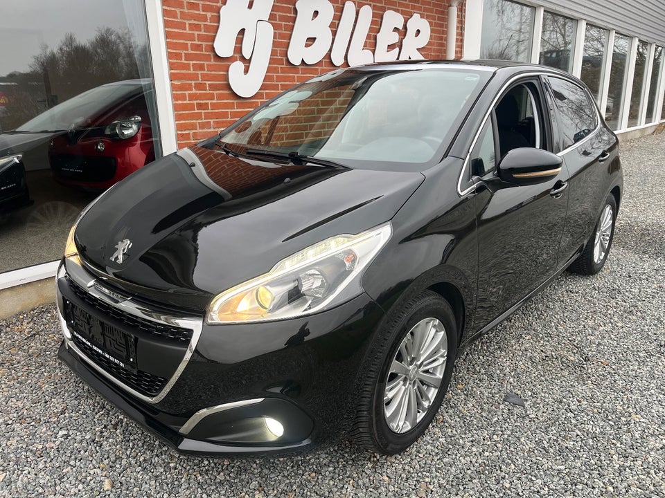 Peugeot 208 1,5 BlueHDi 100 Signature Sky 5d