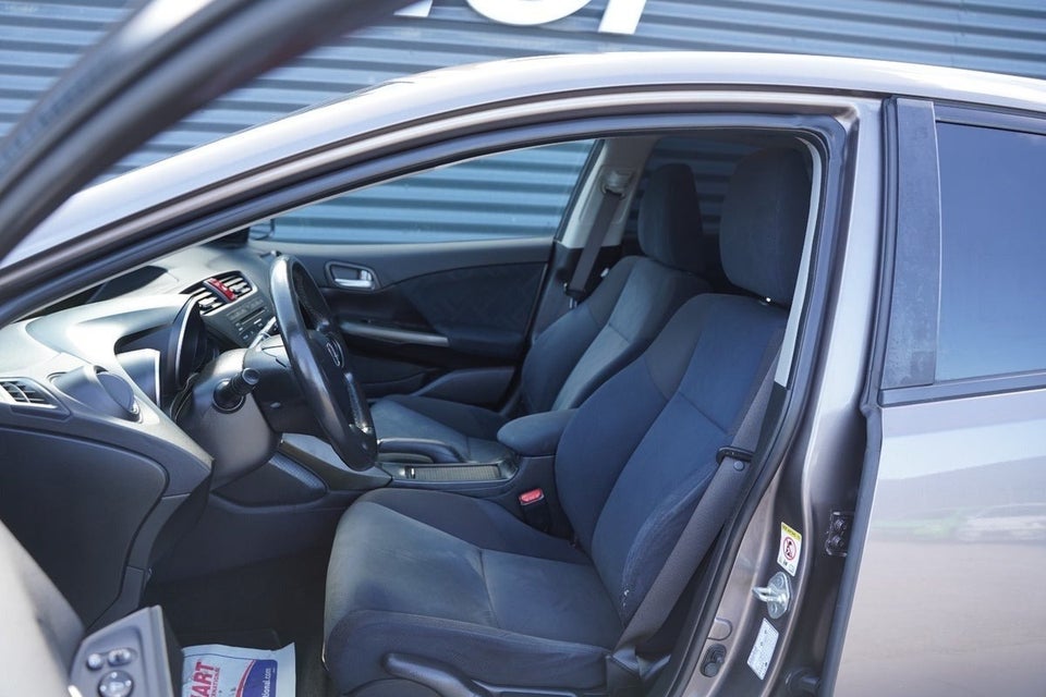 Honda Civic 1,8 i-VTEC Sport 5d