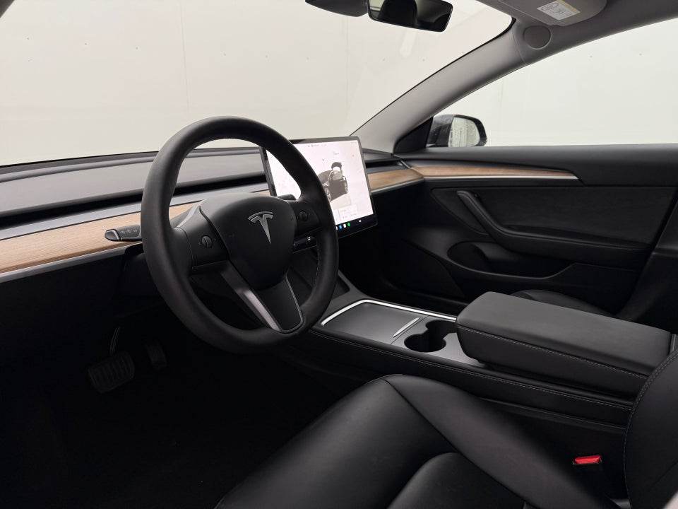 Tesla Model 3 RWD 4d