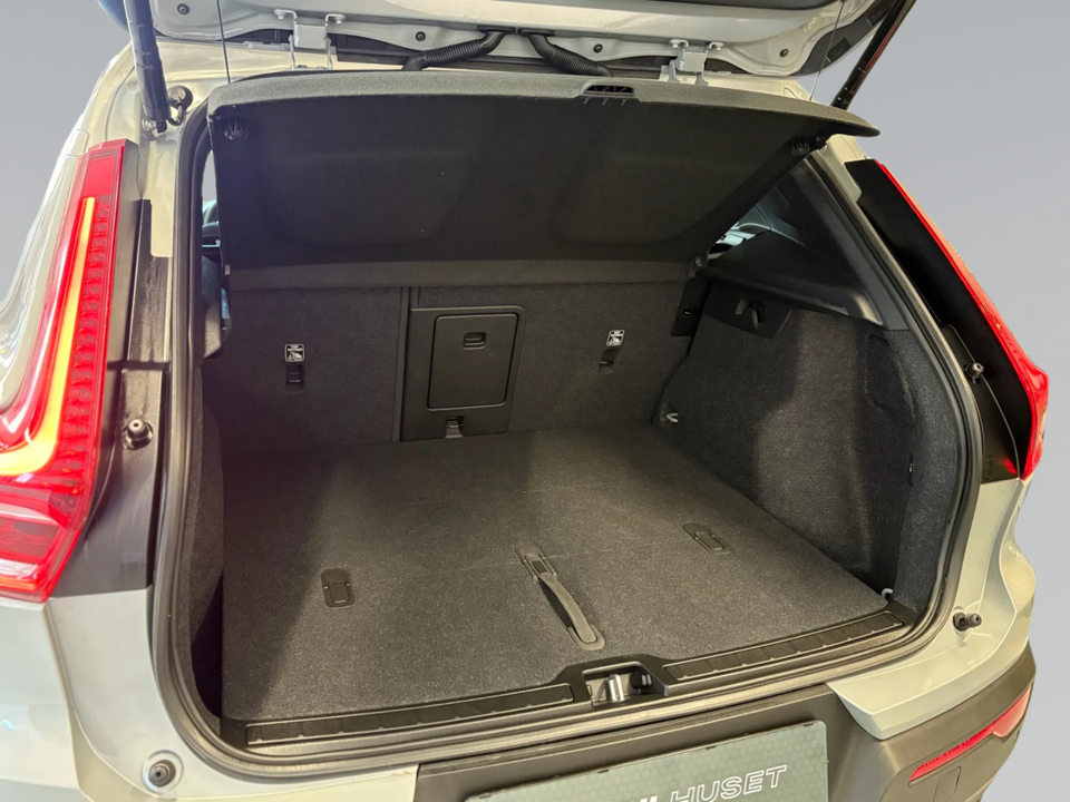 Volvo EX40 Extended Range Plus 5d