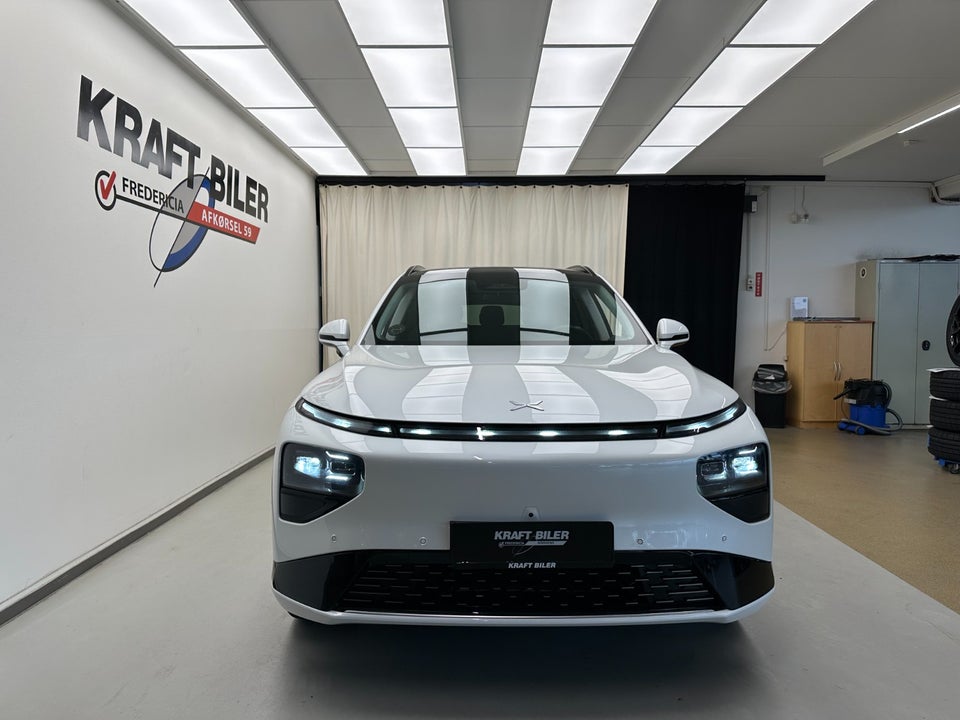 Xpeng G9 Standard Range 5d