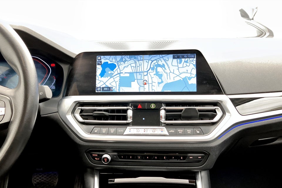 BMW 320i 2,0 Touring Sport Line aut. 5d