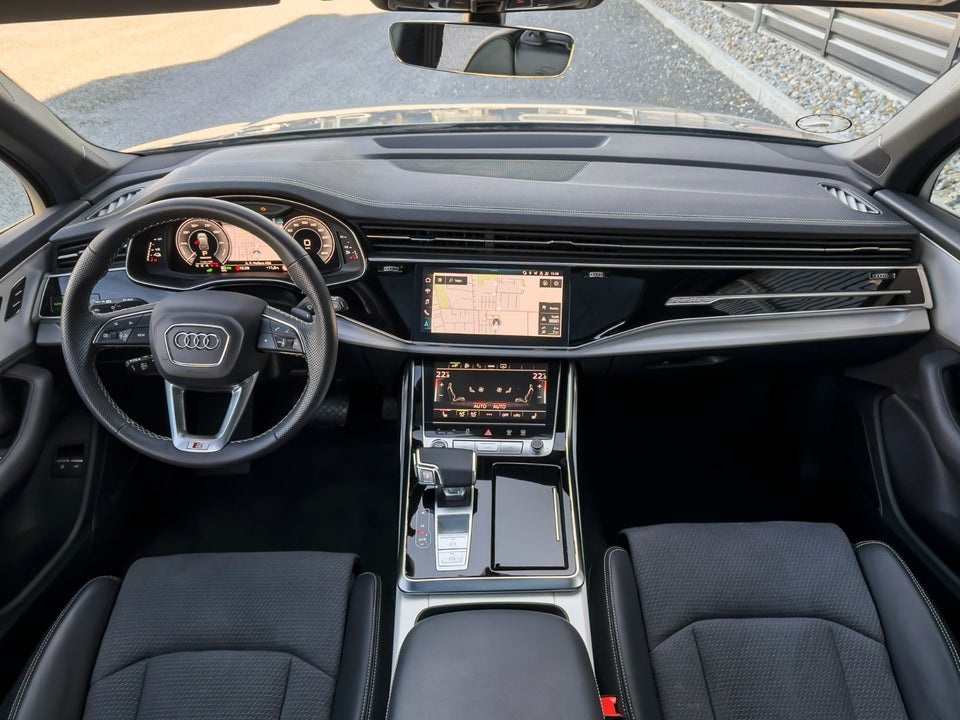 Audi Q7 55 TFSi e S-line quattro Tiptr. 5d