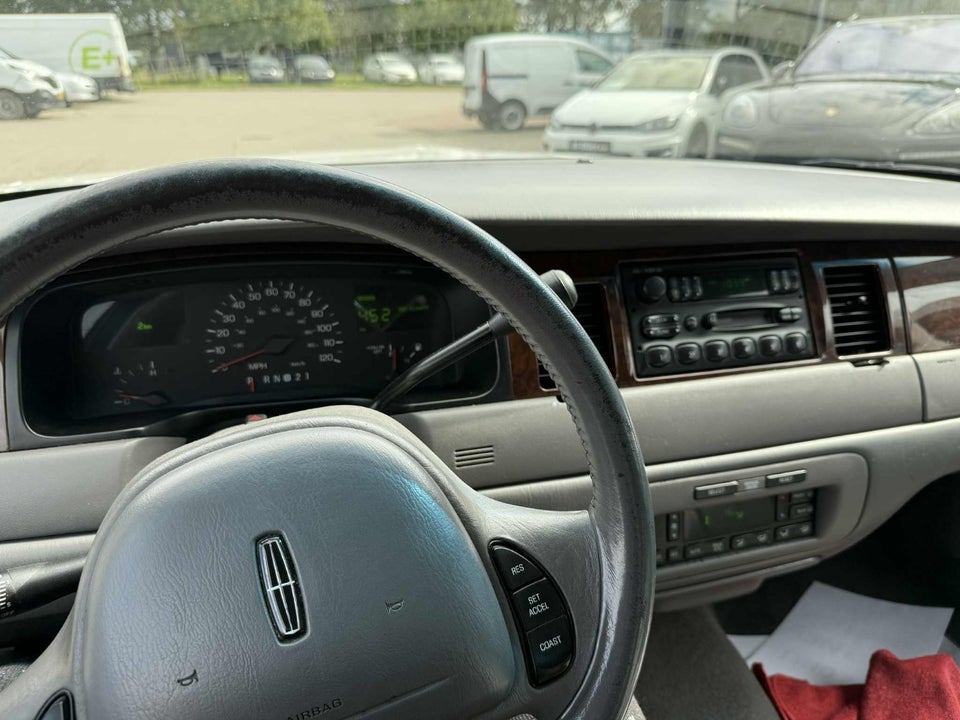 Ford Town Car 4,6  4d