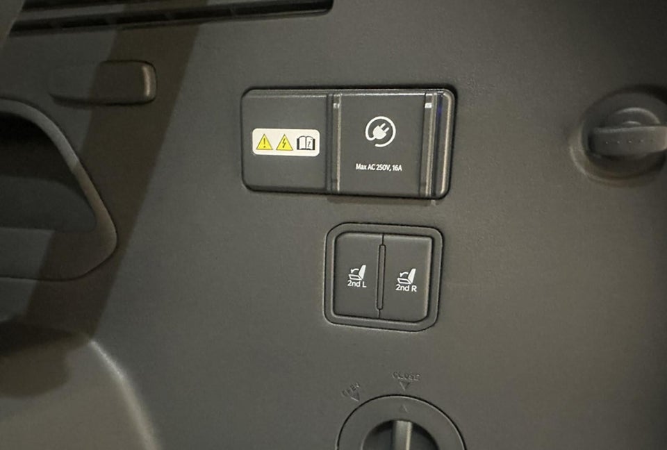 Kia EV9 76 Standard Range Upgrade RWD 7prs 5d