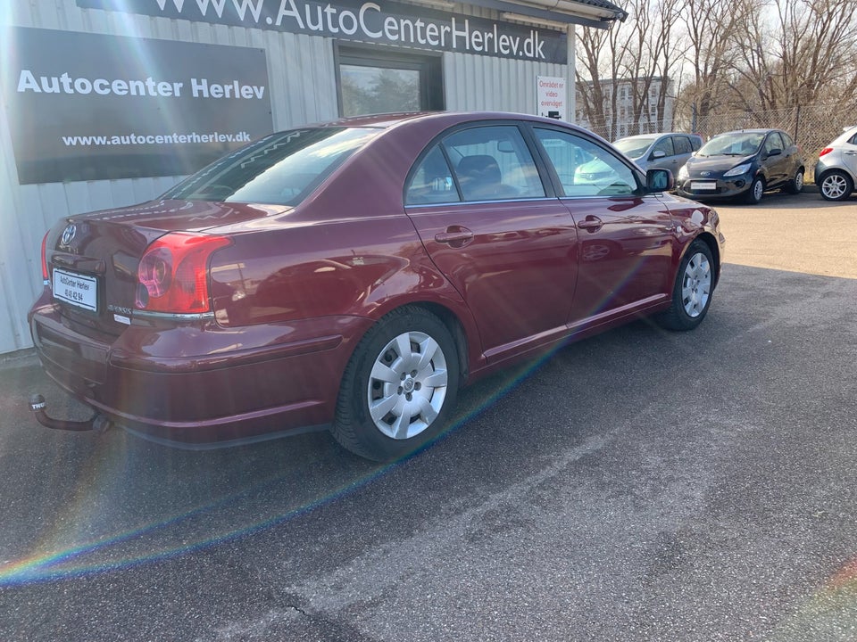Toyota Avensis 2,0 Sol aut. 5d
