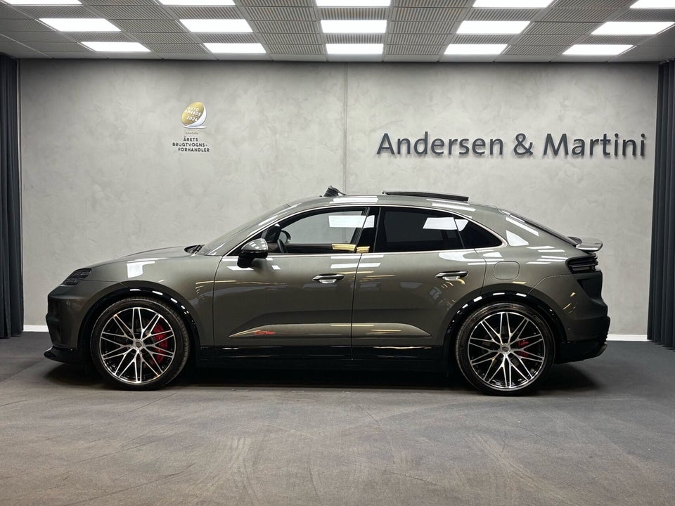 Porsche Macan Turbo 5d