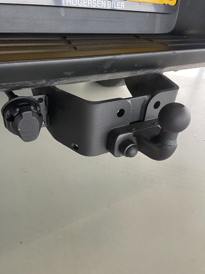 Toyota HiLux 2,4 D-4D 150 T3 Db.Kab aut. 4x4 4d