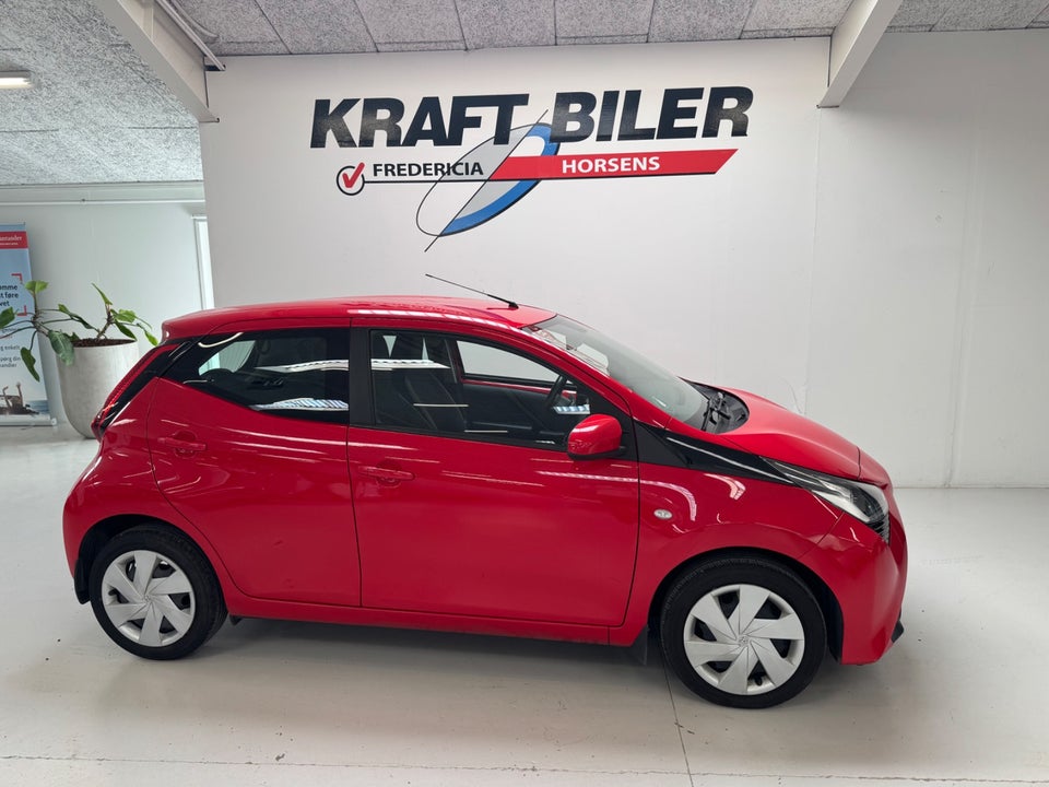 Toyota Aygo 1,0 VVT-i x-plore 5d