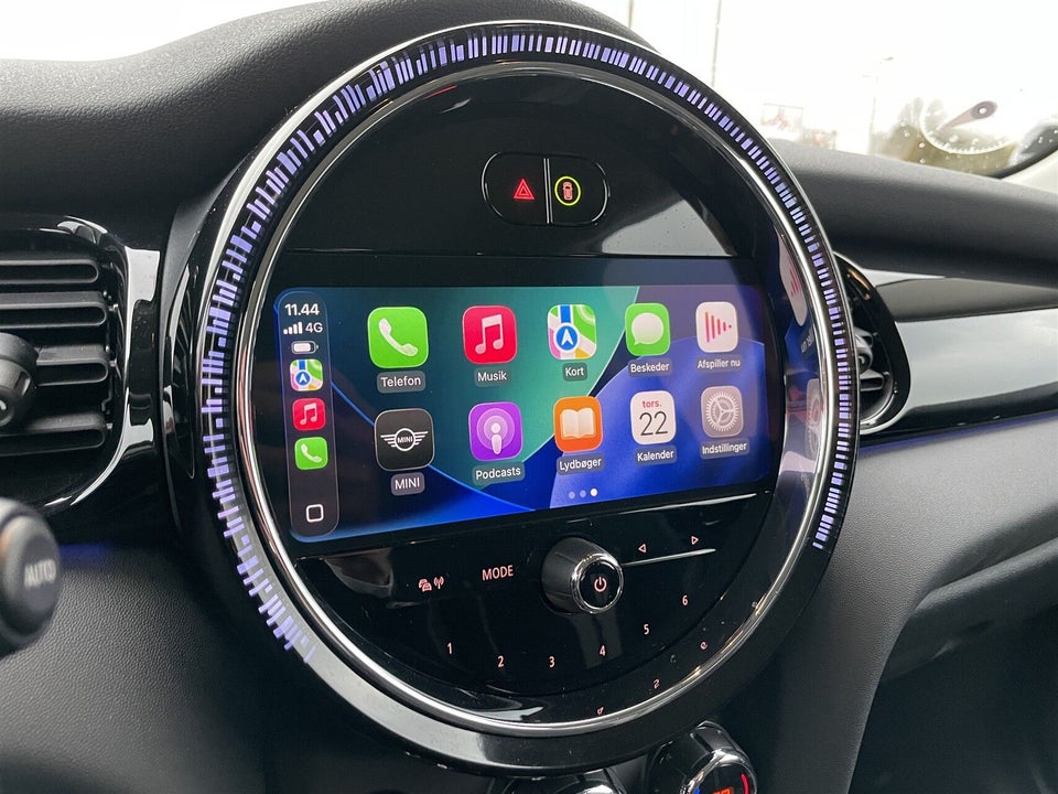 MINI Cooper SE Essential 3d