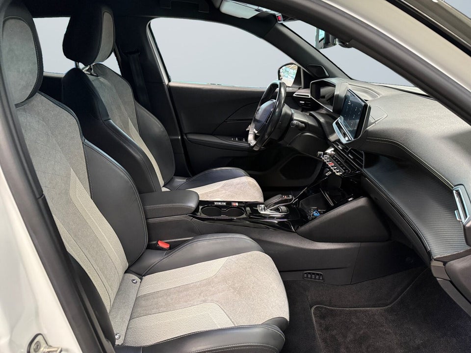Peugeot e-2008 50 GT Pack 5d