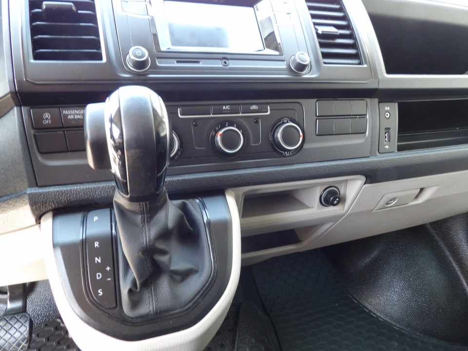 VW Transporter 2,0 TDi 150 Kassevogn DSG lang