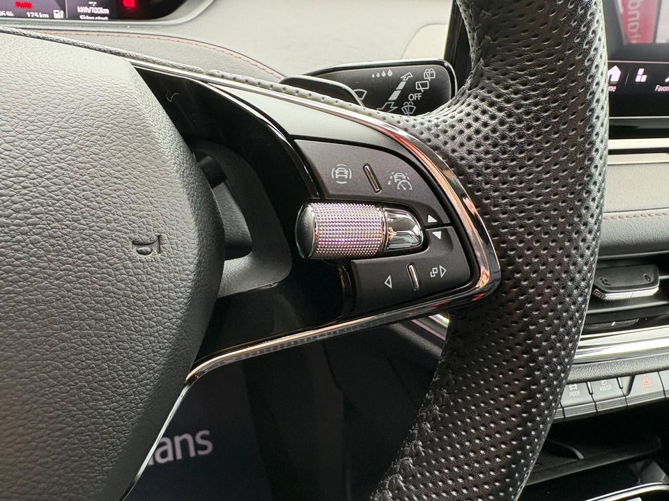 Skoda Enyaq 80 iV Design Selection Suite 5d
