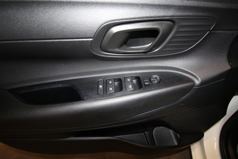 Hyundai i20 1,0 T-GDi Essential DCT 5d