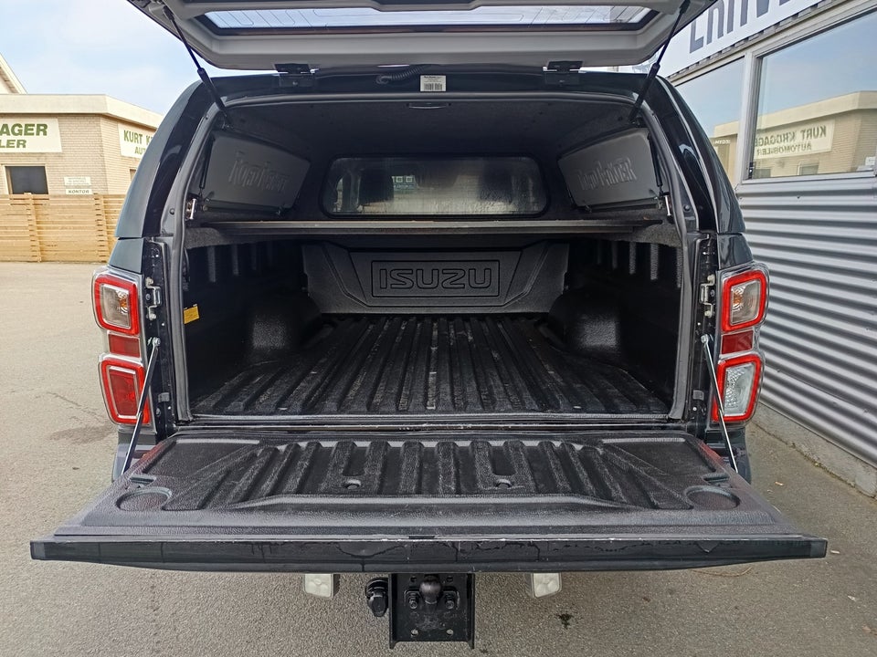 Isuzu D-Max 1,9 TD 163 Crew Cab Black Edition 4d