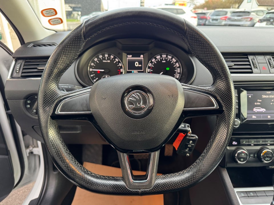 Skoda Octavia 1,6 TDi 105 Active Combi DSG 5d