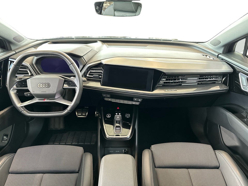 Audi Q4 e-tron 40 S-line 5d