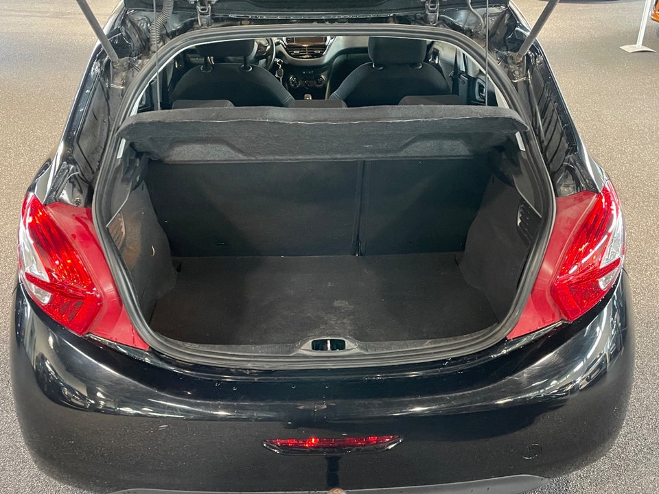 Peugeot 208 1,2 VTi Allure 5d