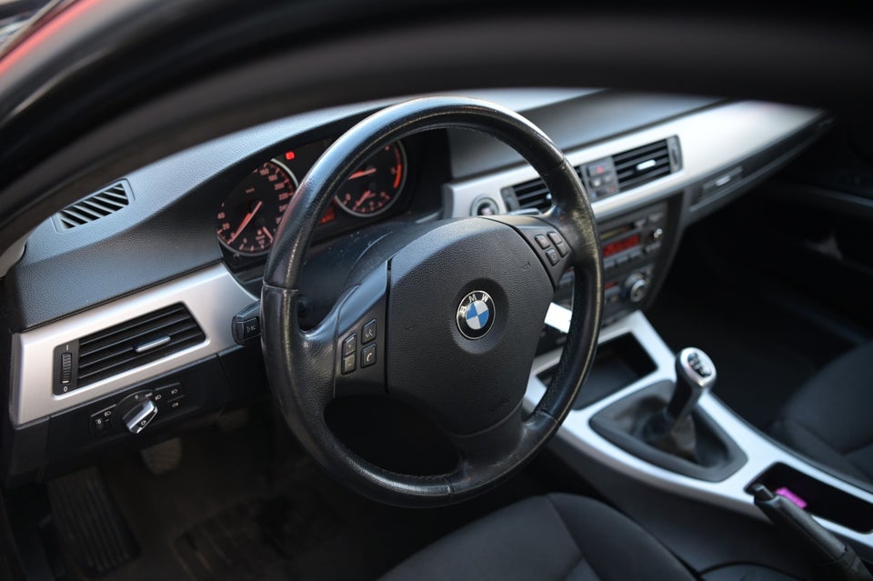 BMW 320d 2,0  4d