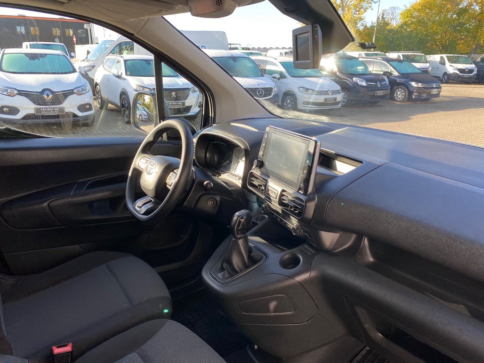 Toyota ProAce City 1,5 D 102 Medium Comfort 6d