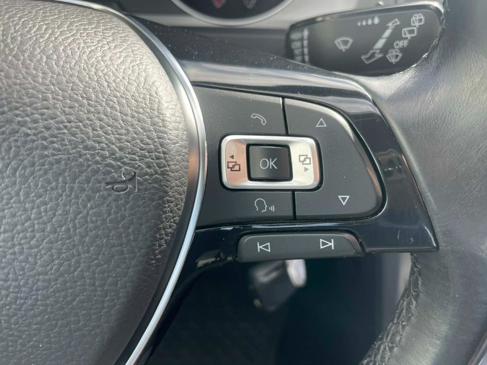 VW Golf VII 1,6 TDi 105 Highline DSG BMT Van 5d