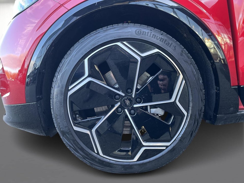 Ford Capri 77 Premium Extended Range 5d