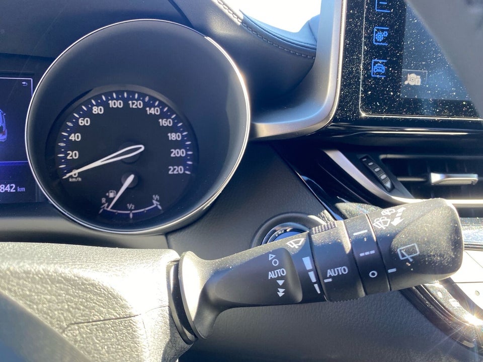 Toyota C-HR 1,8 Hybrid C-LUB CVT 5d