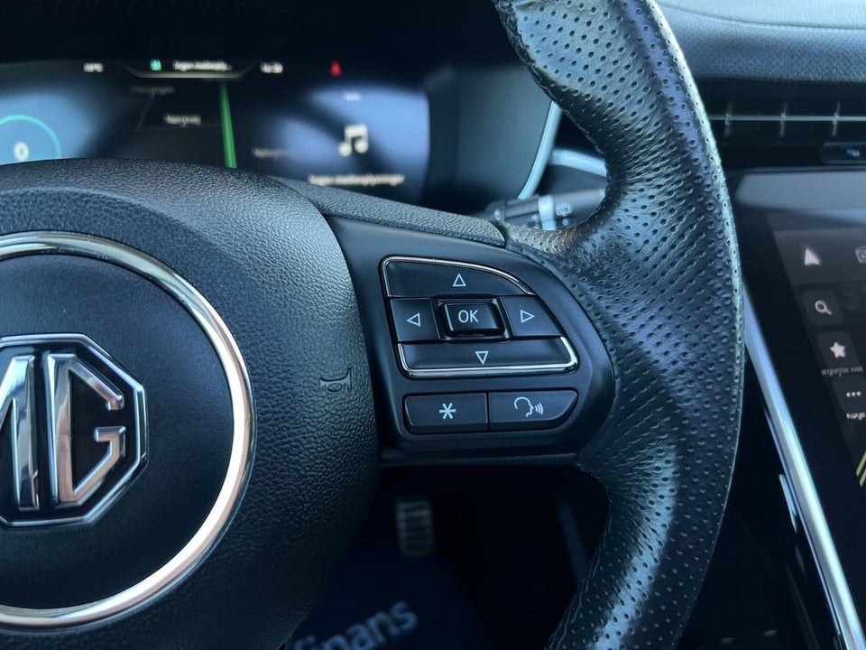 MG Marvel R Luxury 5d