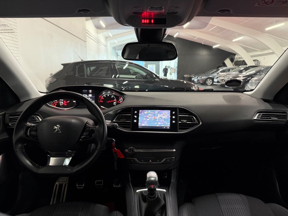 Peugeot 308 1,5 BlueHDi 130 Allure+ Sky SW 5d