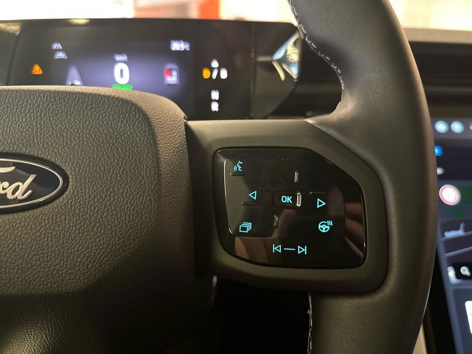 Ford Capri 82 Select Extended Range 5d