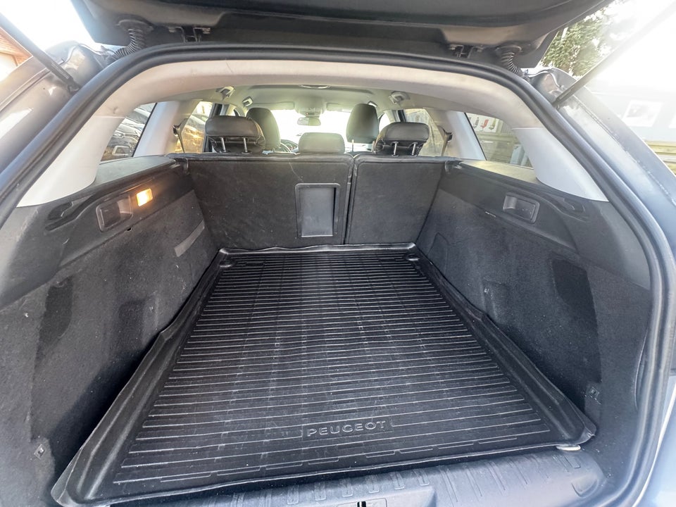 Peugeot 308 1,2 e-THP 130 Active EAT6 5d