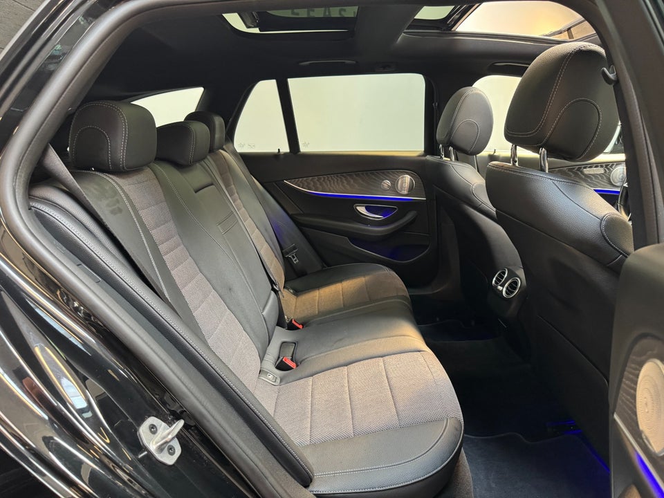 Mercedes E300 de 2,0 AMG Line stc. aut. 5d